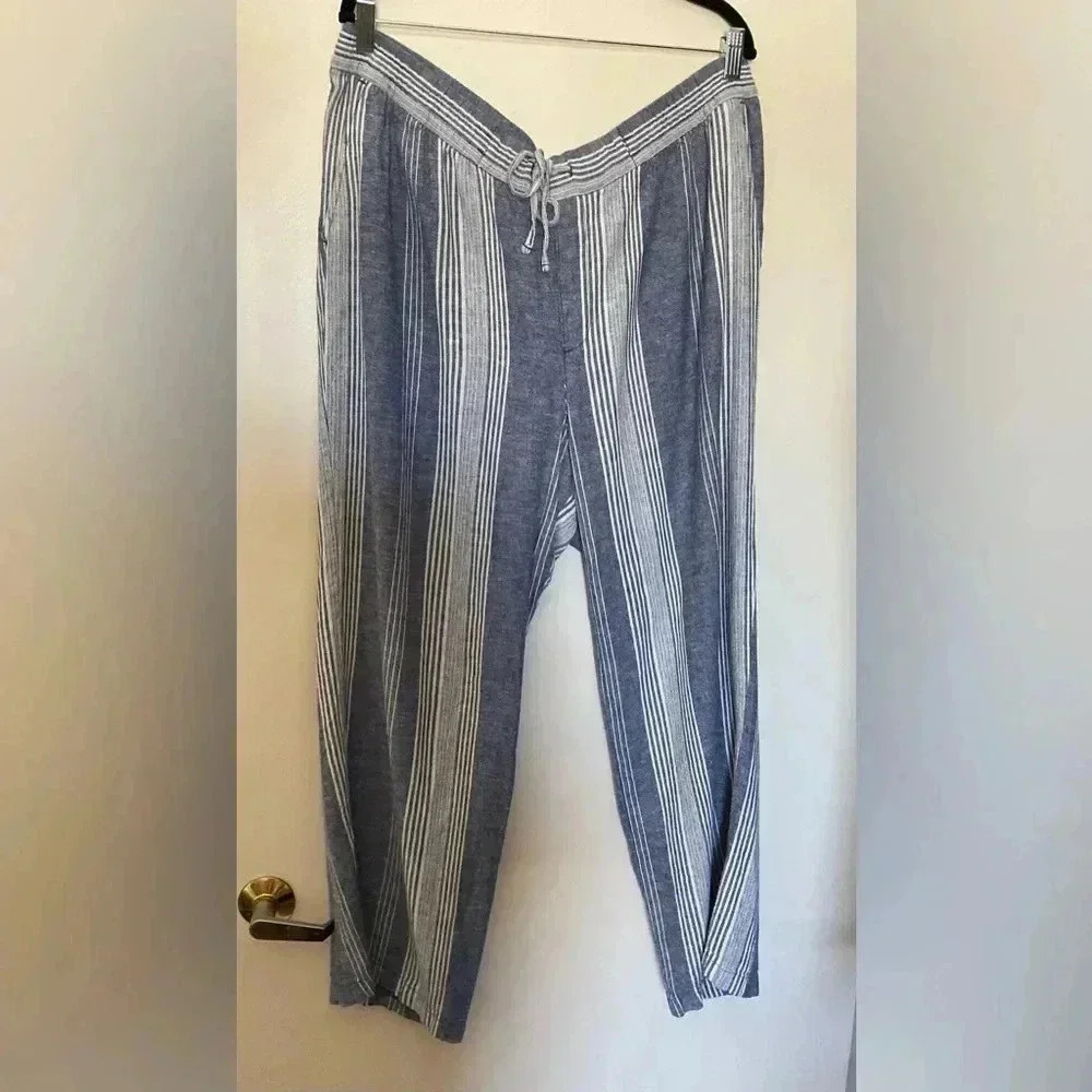 Old Navy Pull On Blue and White Stripe Pants